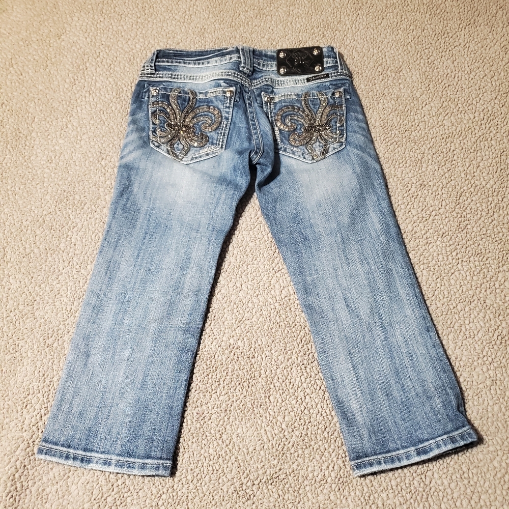Miss Me Medium Wash Distressed Cropped Jeans Bling Women Sz 25(28"w X 19"l)